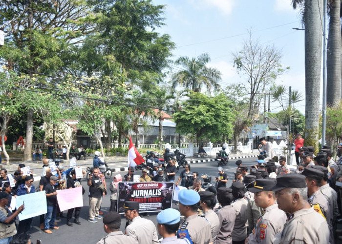 Puluhan Wartawan Kuningan Gelar Aksi Damai, Desak Klarifikasi soal Istilah 'Londo Ireng'