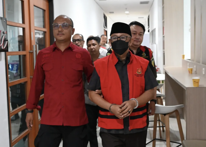 Wabup Indramayu Syaefudin Ditahan Kejati Jabar, Kasus Tunjangan DPRD