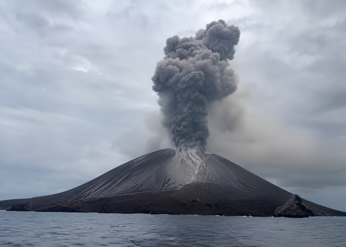 Misteri Daratan Baru di Selat Sunda, Daryono: Bukan Cucu Gunung Krakatau