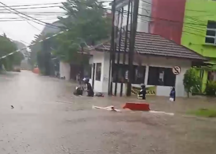 Banjir Cirebon Hari Ini, Jl Cipto Terendam, Terusan Pemuda Lumpuh