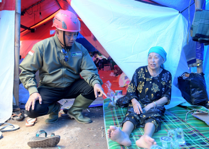 Tangani Pasca Gempa Cianjur, Wagub Uu Pastikan Kebutuhan Pengungsi Terpenuhi