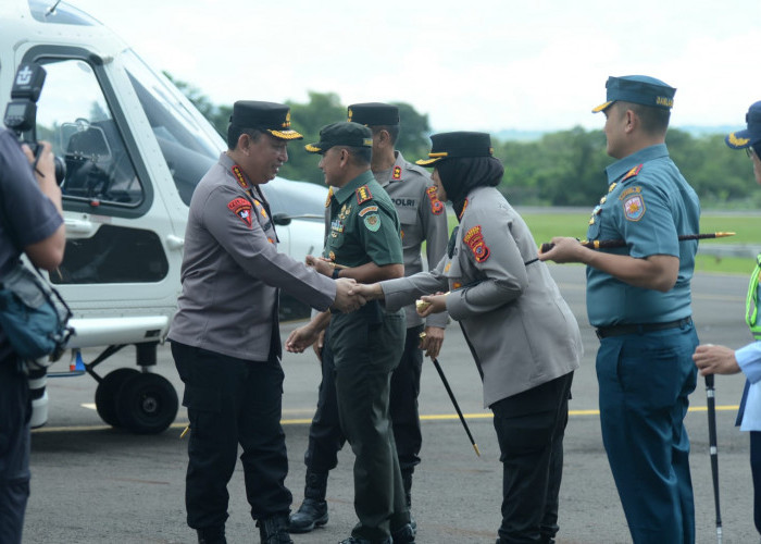 Kapolri Kunjungi Buntet Pesantren, Minta Doa Kiai untuk Keutuhan NKRI