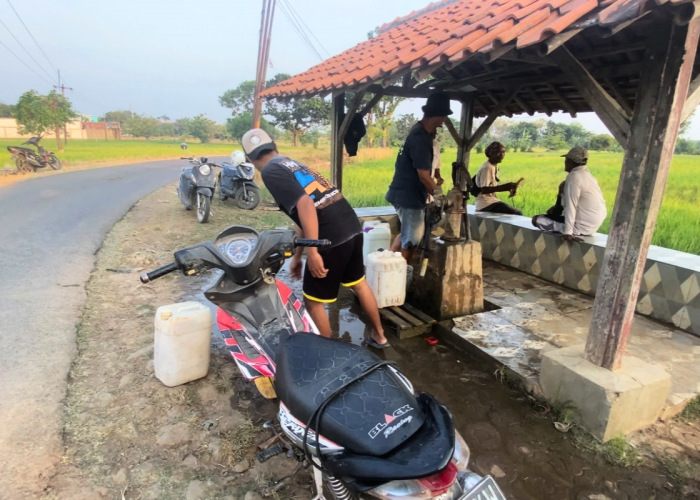 Krisis Air Bersih di Majalengka, Warga Jatitujuh Rela Antre dan Tempuh 2 Kilometer