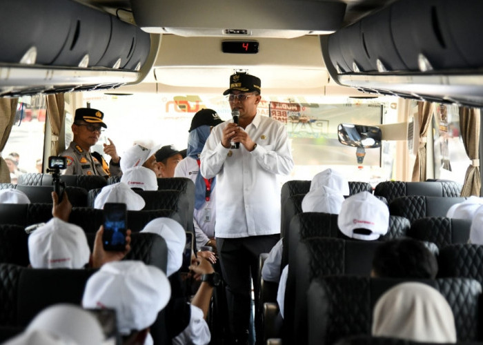 Wagub Jabar Erwan Setiawan Lepas 950 Peserta Mudik Gratis di Bandung