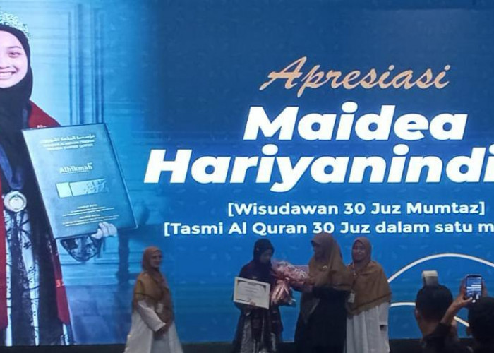 Dea, Lulusan Terbaik Pesantren Al Hikmah Tahun Ini