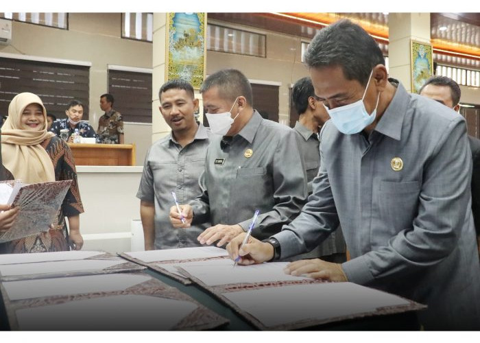 DPRD Kota Cirebon Setujui Raperda Pertanggungjawaban Pelaksanaan APBD 2021