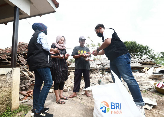 Bantuan dari Bank BRI diantaranya adalah dengan menyalurkan makanan siap saji, roti, air mineral, sembako, dan bentuk bantuan tanggap bencana lainnya yang dibutuhkan kepada masyarakat terdampak bencana.