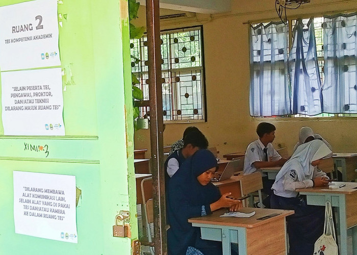 Melihat dari Dekat Uji Kompetensi Akademik SPMB Tahap 2 di SMAN 6 Kota Cirebon
