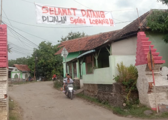 Jalan Mertapada–Gemulungtonggoh Hancur Parah, Warga Ancam Geruduk Pemkab Cirebon