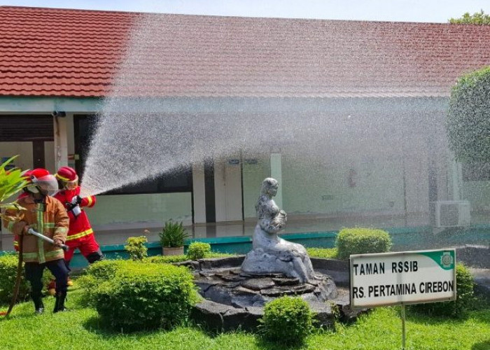 Siaga! Damkar Kabupaten Cirebon Turun Langsung Latih Fire Drill di RS Pertamina