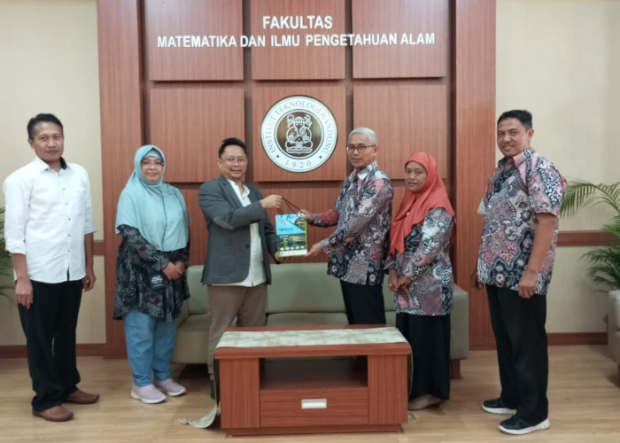 SMA Islam Al Azhar 5 Cirebon Tanda Tangan Perjanjian Kerja Sama dengan FMIPA ITB 