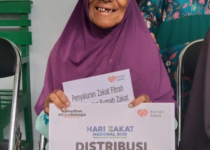 Rumah Zakat Distribusikan Zakat Fitrah Serentak di 29 Kota pada Hari Zakat Nasional 2025