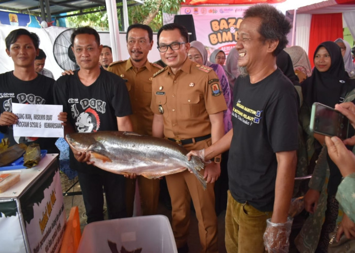 Cegah Stunting, Pj  Bupati Cirebon Dorong Masyarakat Gemar Makan Ikan