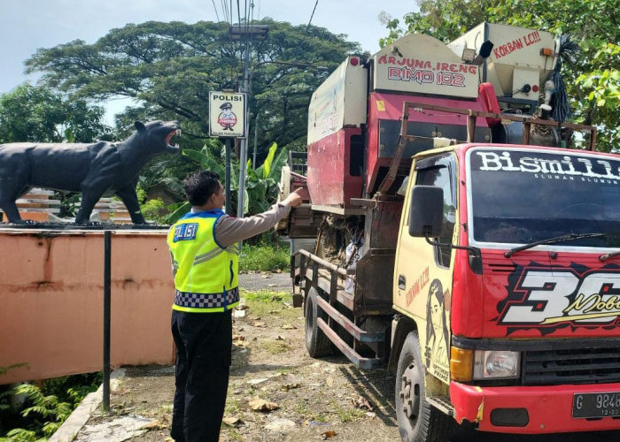 Kurang Konsentrasi saat Berkendara, Pengendara Motor Tewas Terlindas Truk di Panguragan Cirebon
