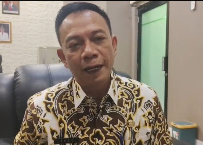 Gunungan Sampah di TPS Pasar Batik Weru Dikuras, DLH Kerahkan Lebih dari 20 Truk dan Ekskavator