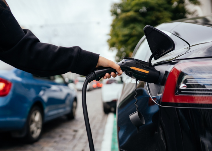 Mobil Hybrid Irit BBM Saat Macet, Ternyata Ini Teknologi yang Bekerja