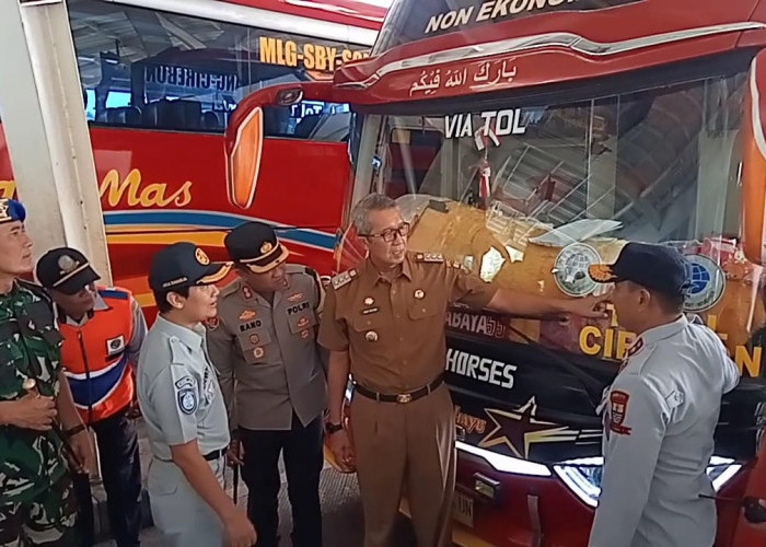 Bus Membandel Angkut Penumpang di Depan Terminal Harjamukti, Bakal Ditindak