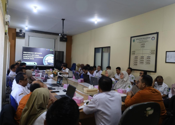 Pemda Kuningan Tingkatkan Kualitas Data, Diskominfo Gelar Penyusunan Metadata Statistik