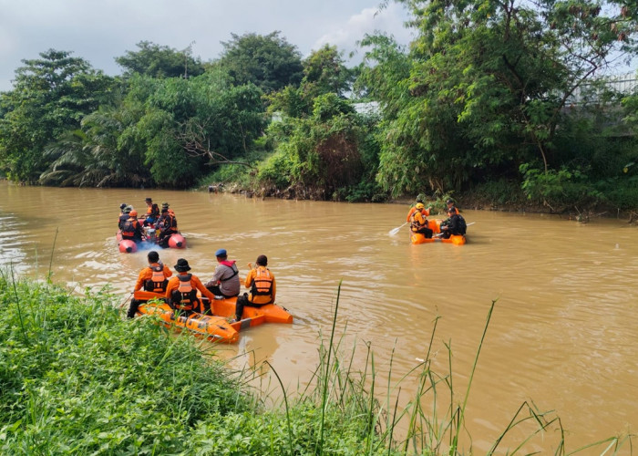 Hari Kedua Pencarian Anak Hanyut di Kota Cirebon, 78 Personel Dikerahkan