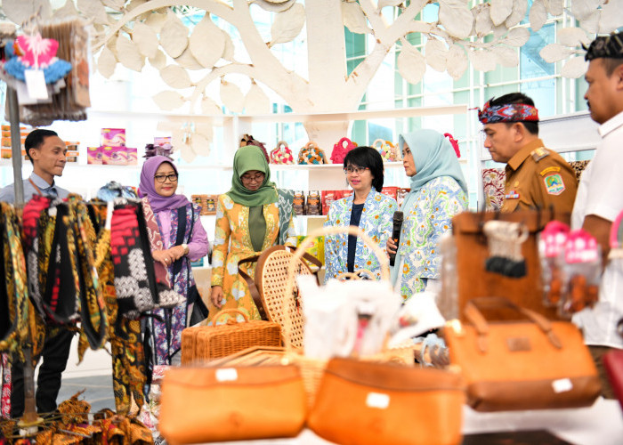 Amanda Soemedi Bey Machmudin Resmikan Kerabat Store di Bandara Kertajati 