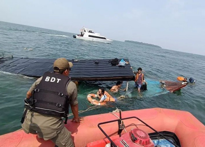 Kapal Tenggelam di Perairan Kepulauan Seribu Jakarta, Begini Kondisi 55 Orang Penumpangnya