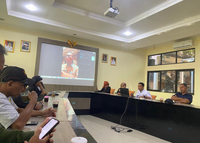 Rapat Memanas, Pengurus RW Pegambiran Kritik Keras Dinsos Kota Cirebon Soal Penanganan Jenazah Warga