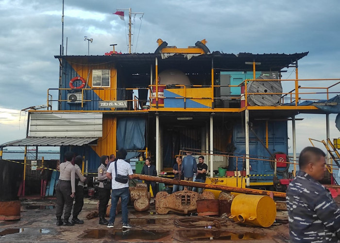 Gantung Diri di Pelabuhan Cirebon, Warga Bengkulu Tergantung di Kapal Crane