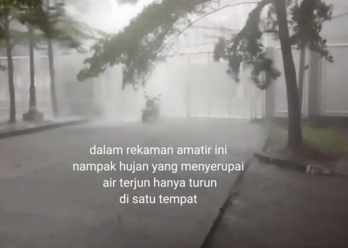 Fakta Hujan Mirip Air Terjun di Bekasi: Air Tumpah Dari Talang Stadion Wibawa Mukti