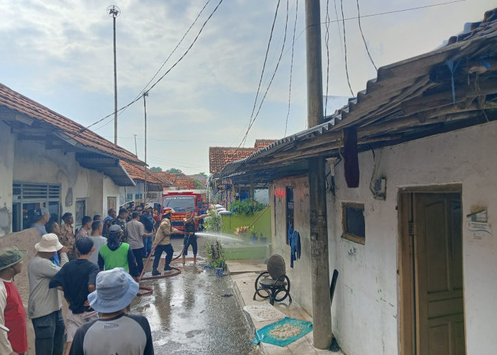 Kebakaran di Galagamba Cirebon, Tiga Unit Rumah Ludes Dilahap Si Jago Merah