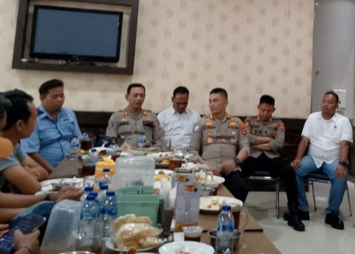 Kapolres Cirebon Kota AKBP Eko Iskandar bersilaturahmi dengan Jurnalis Kota Cirebon.