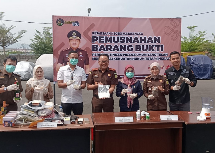 Kejari Majalengka Musnahkan Barang Bukti 28 Perkara Inkrah, Sabu 32,19 Gram Ikut Dimusnahkan