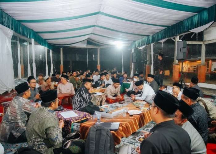 PWNU Jabar Soroti Standar Emas 14 Karat untuk Zakat Profesi, Dinilai Tak Tepat Secara Syariat