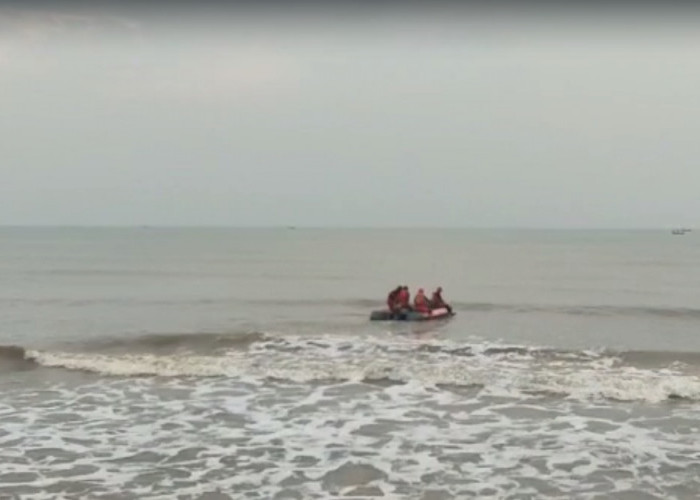 Pencarian Anak Terseret Ombak di Pantai Mekarsari Indramayu Kembali Dilakukan