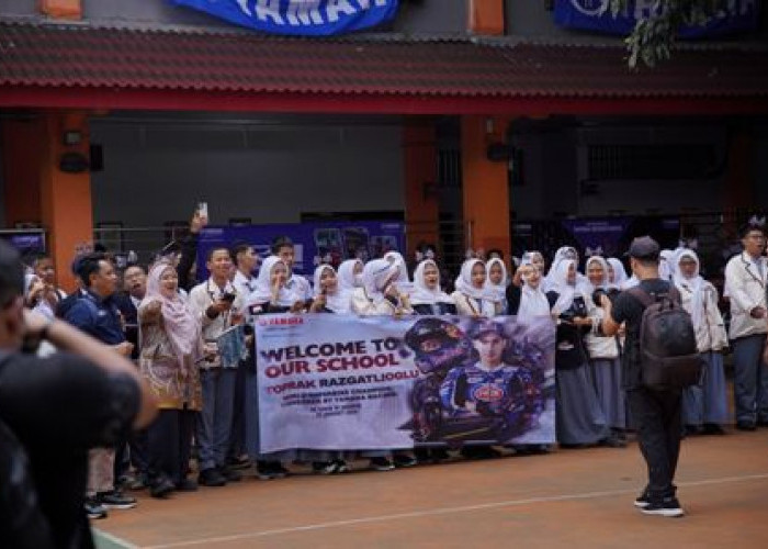 Langsung Jadi Idola, Toprak Razgatl?o?lu  Bikin Kagum Pelajar SMK Negeri 39 Jakarta
