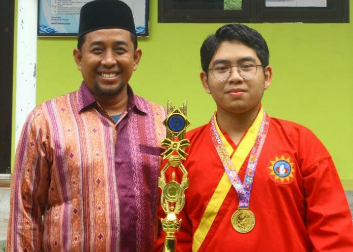 Siswa MA Al-Hikmah 2 Cirebon Raih Juara Pertama