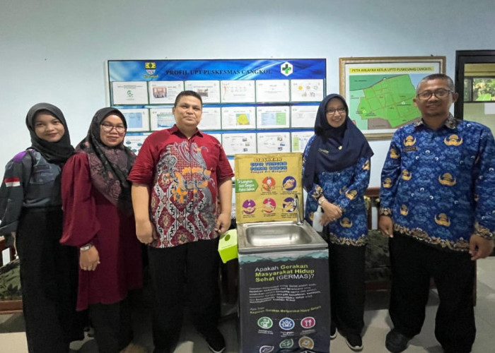 Institut Mahardika serahkan Wastafel Portable untuk Warga Disekitar Puskesmas Cangkol 