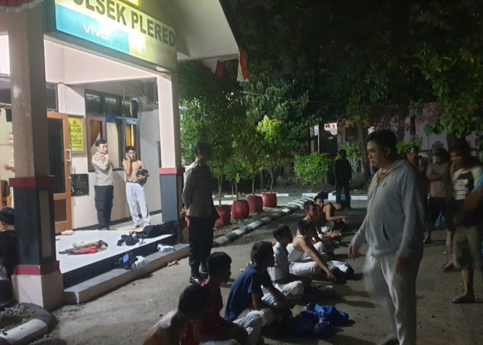 Tawuran Malam Hari Digagalkan, 38 Siswa SMK Diamankan Polsek Plered Cirebon