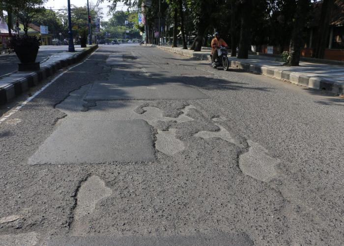 Jalan Wahidin Cirebon Dipastikan Diperbaiki Tahun Ini, Anggaran Capai Rp7,6 Miliar
