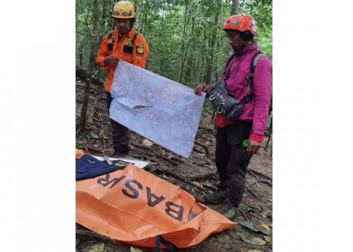 Detik-Detik Dramatis Tim SAR Temukan Korban Pesawat ATR di Jurang 200 Meter