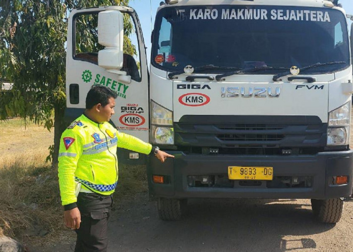 Kecelakaan di Playangan, Sepeda Motor Tertabrak Truk, 1 Korban Meninggal Dunia