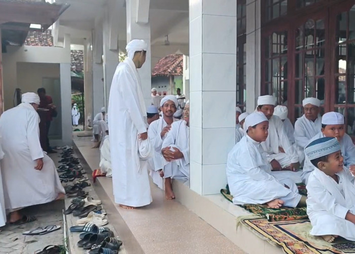 Pakai Metode Hisab, Jemaah Asy-Syahadatain Indramayu Rayakan Idul Fitri Hari Ini 