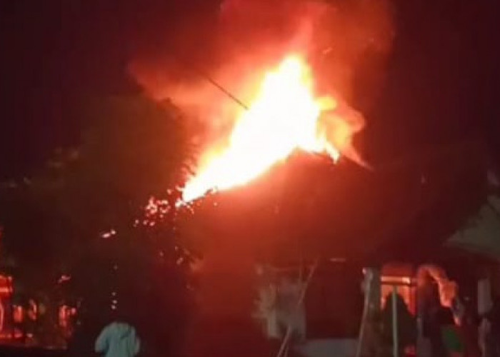 Kebakaran di Depok Cirebon, Diduga karena Bohlam Pecah, Rumah Sedang Kosong