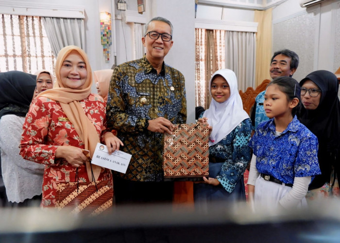 Buka Santunan Pendidikan DWP Kota Cirebon, Gus Mul: Bisa Jadi Motivasi Anak untuk Berprestasi