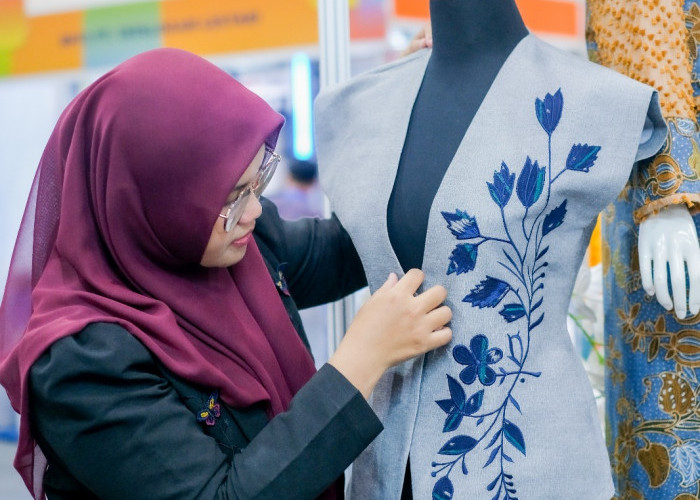 LinkUMKM BRI Dorong Pengusaha Perempuan Naik Kelas,JJC Rumah Jahit Berhasil Kembangkan Fesyen Wastra Eksklusif