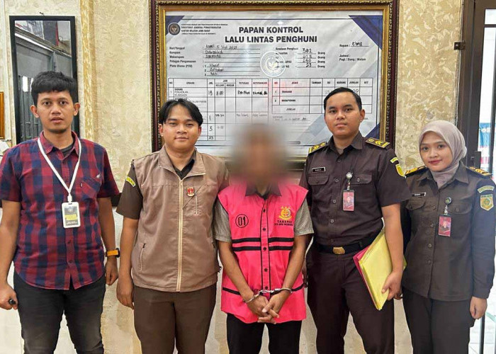 Kanwil DJP Jawa Barat II Serahkan Tersangka Pemalsuan Dokumen Pajak ke Kejari Indramayu