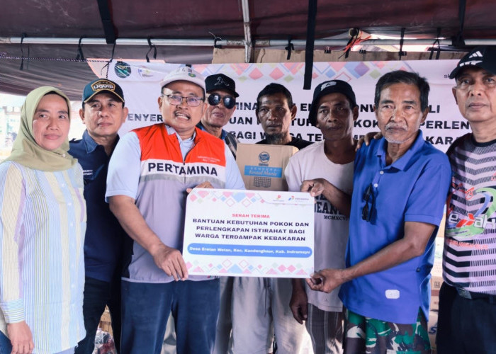 PHE ONWJ Salurkan Bantuan Darurat untuk 41 Warga Terdampak Kebakaran di Eretan Wetan