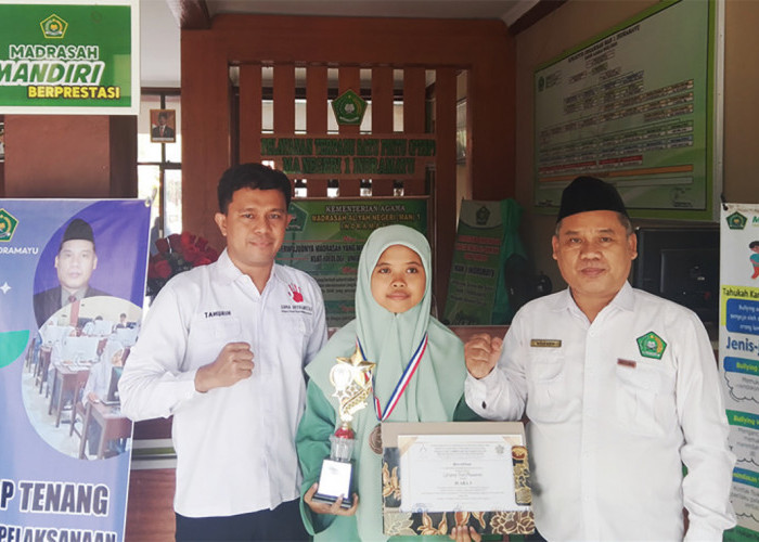 Keren, Siswi MAN 1 Indramayu Yayang Nur Asmarani Juara 3 Lomba Matematika Tingkat Jabar