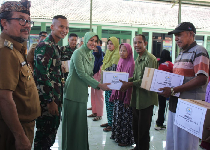 Disnakertrans Cirebon, Latihan Puluhan Anggota PERSIT Kerajinan Souvenir