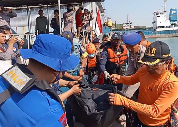 Diduga Jasad Taryadi Nelayan Cirebon Ditemukan di Bondet, Tersangkut di Bagan Kerang Ijo