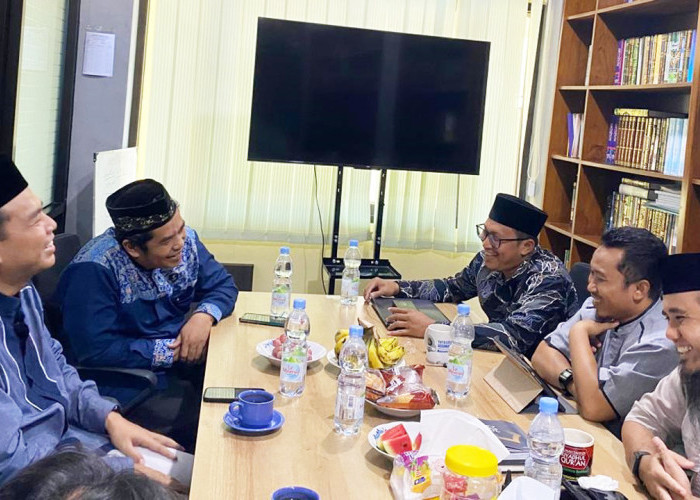 Suhendrik Silaturahim ke Yayasan Assunnah Cirebon